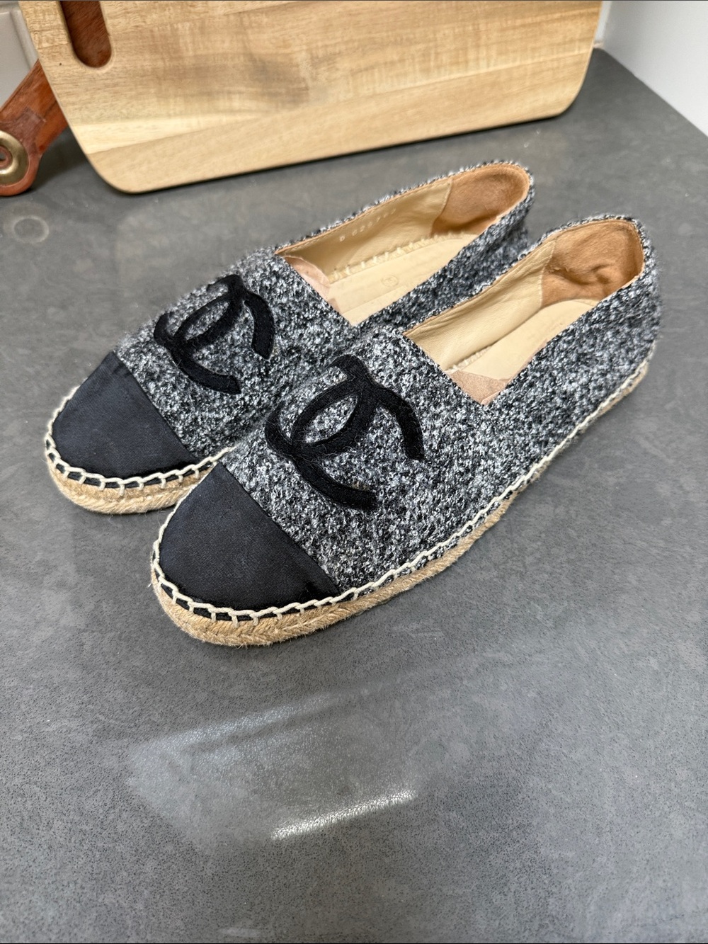 CHANEL CC TWEED CANVAS & SUEDE CAP-TOE ESPADRILLES size 41 European